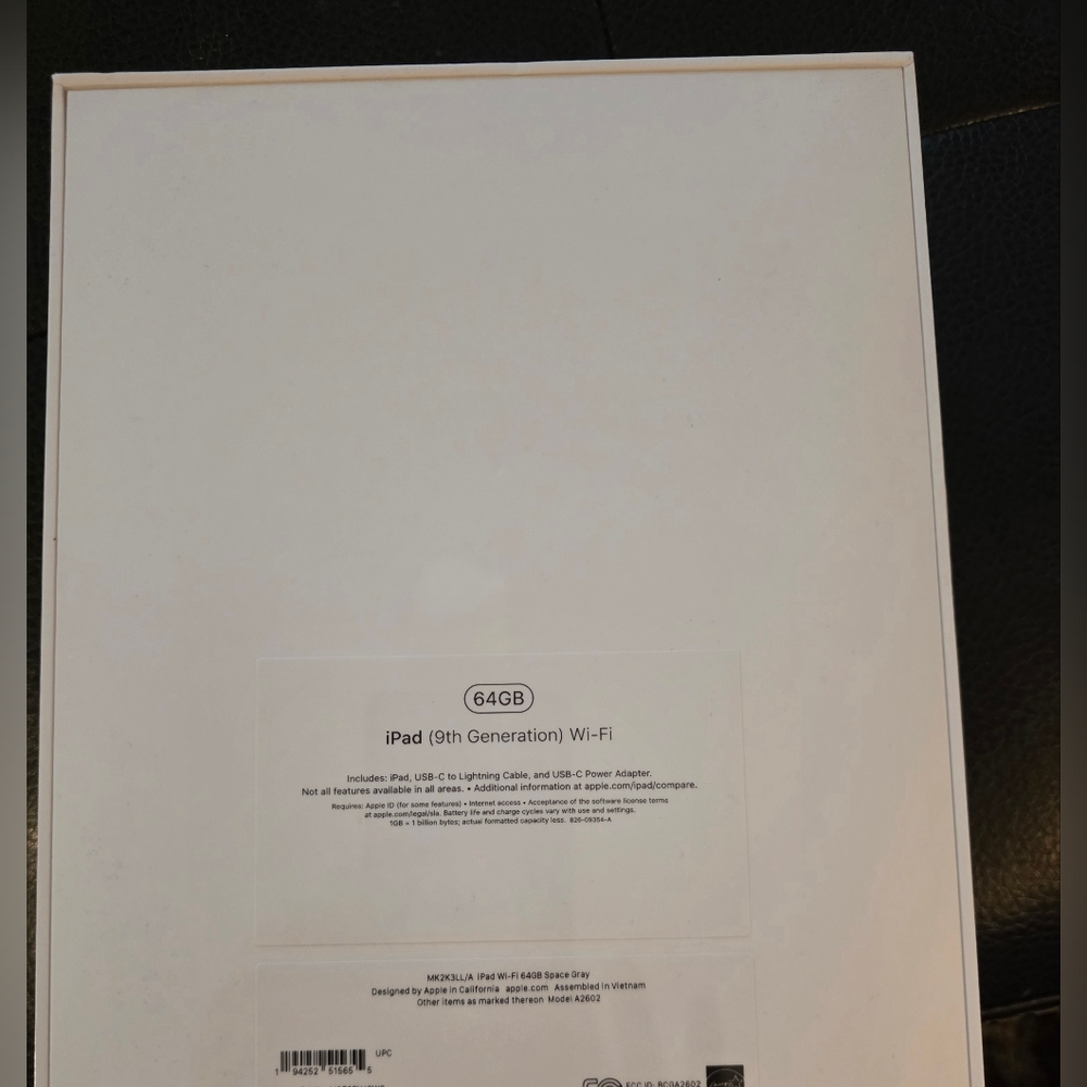 Apple iPad 9th Generation Wi-Fi. 64 gb - Picture 2 of 5